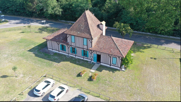Le Pavillon.jpg